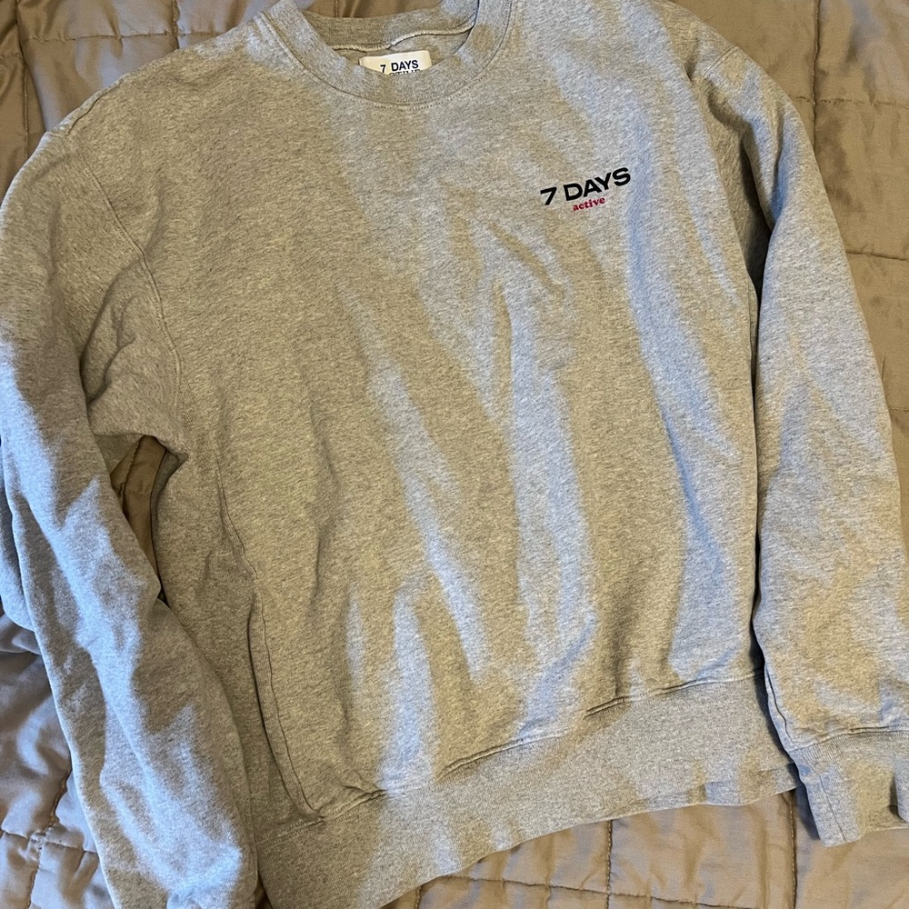 7 Days Active sweatshirt size small